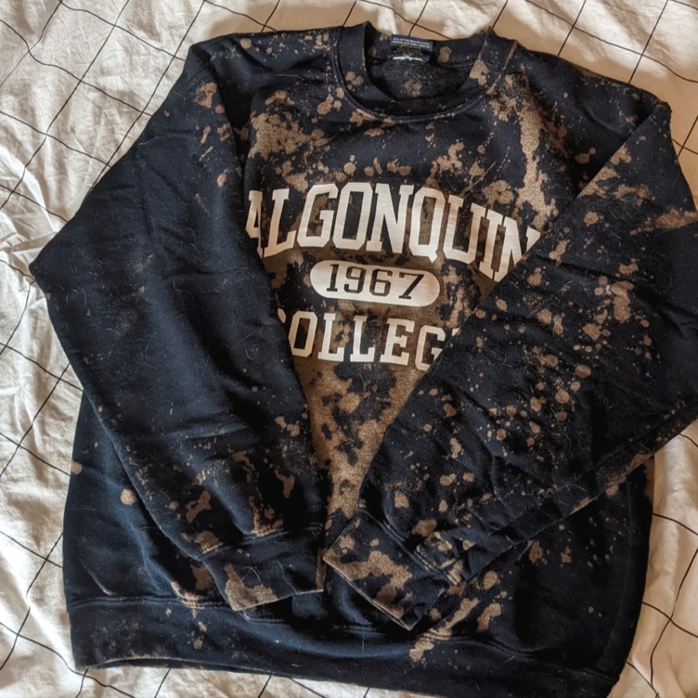💞2/$50💞 Bleach-dyed Algonquin College crew neck sweatshirt